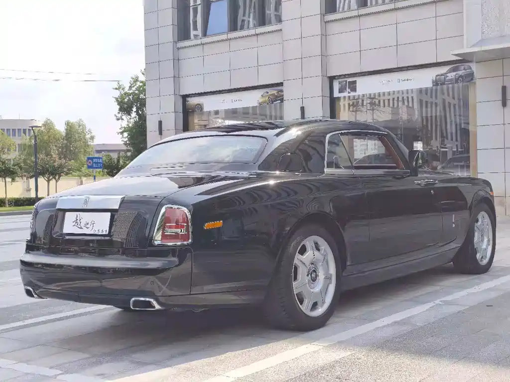 Phantom 6.7 L 2-door Coupe