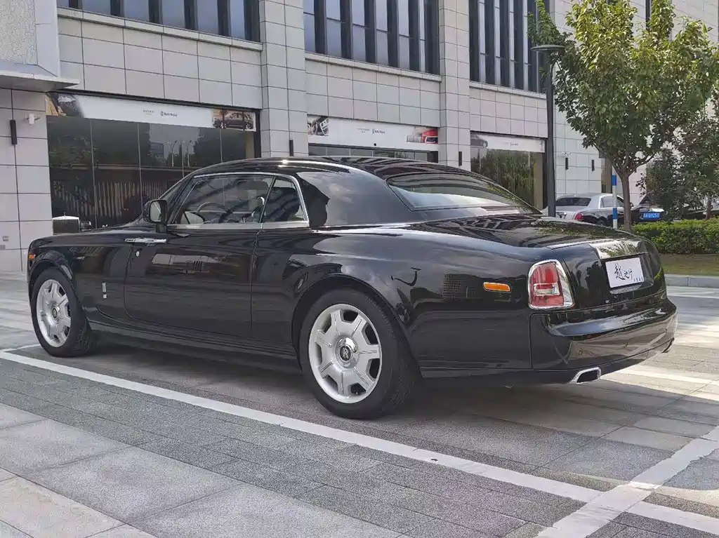 Phantom 6.7 L 2-door Coupe