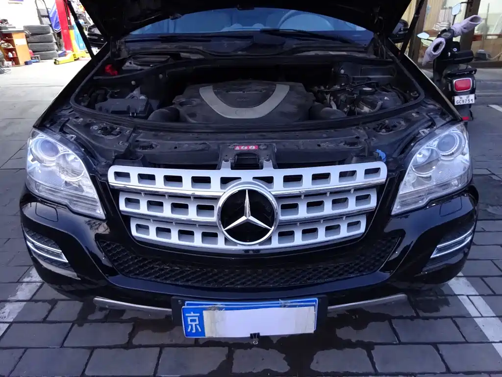 Mercedes-Benz M-Class ML 300 4 MATIC