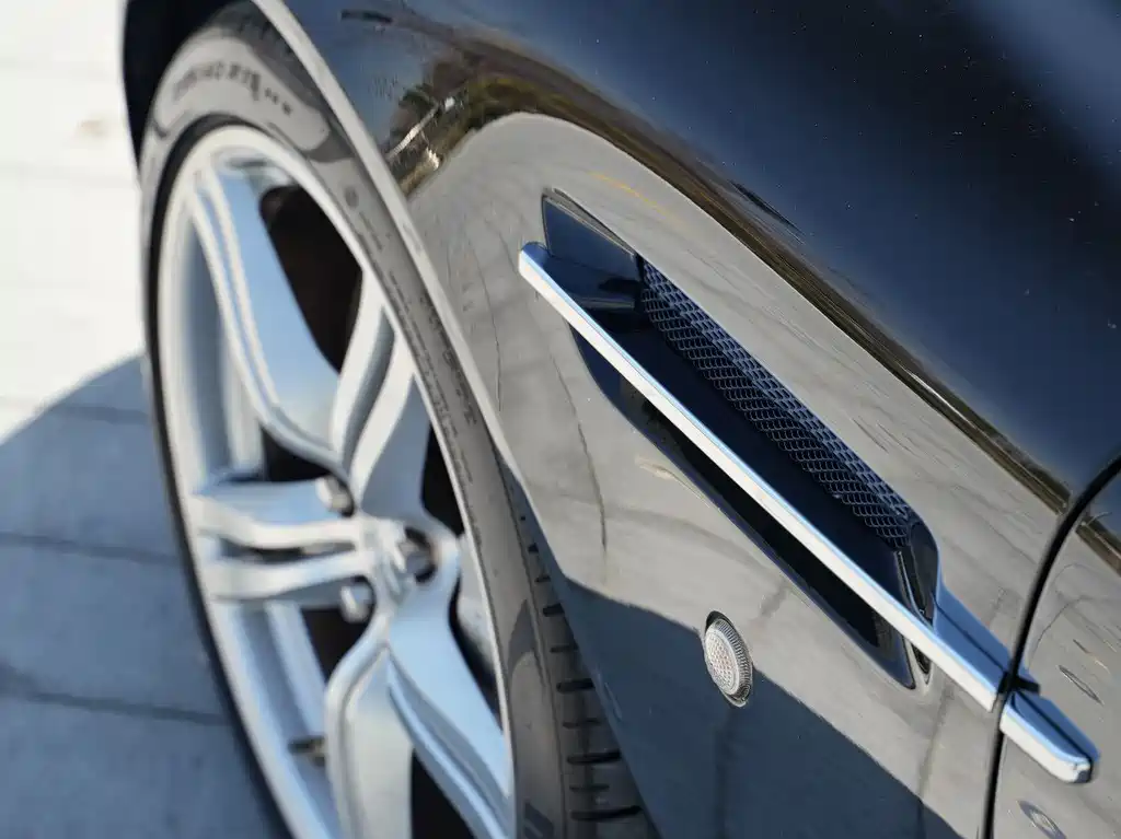 Aston Martin DB9 6.0 L Touchtronic Coupe