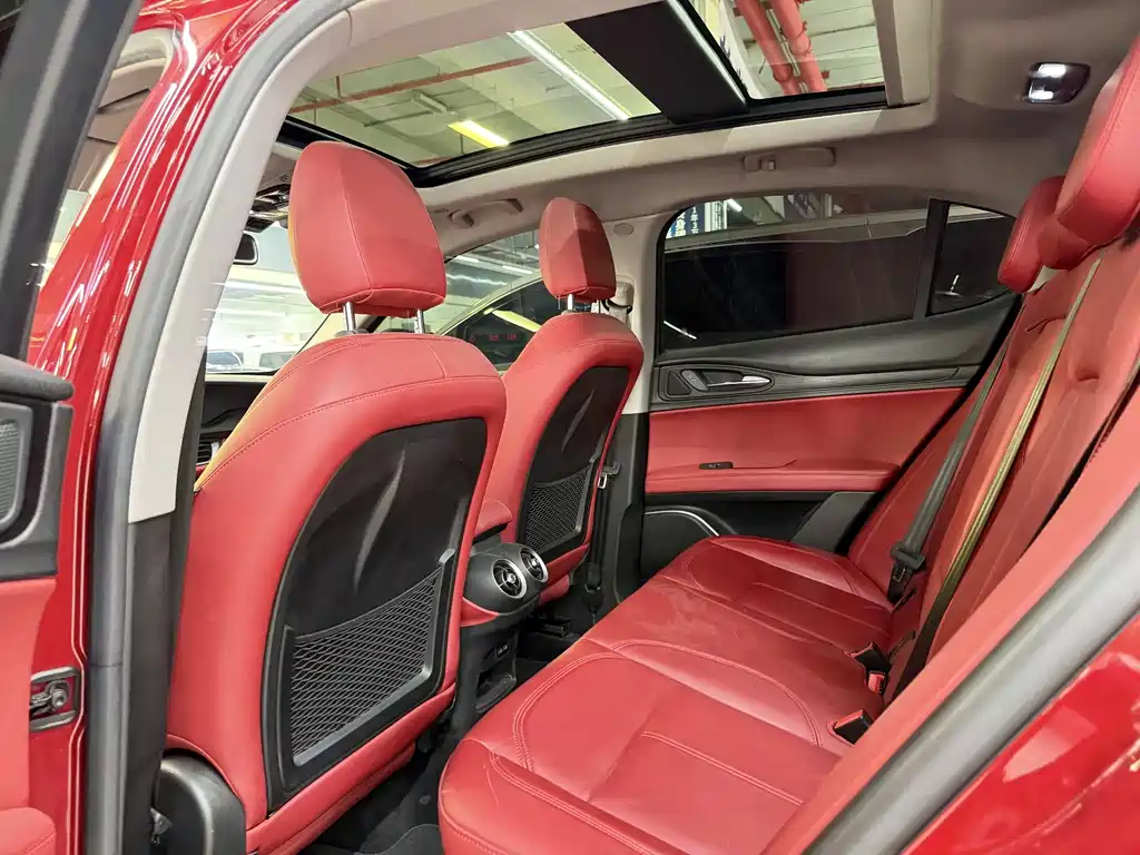 Stelvio 2.0 T 200 HP Elite