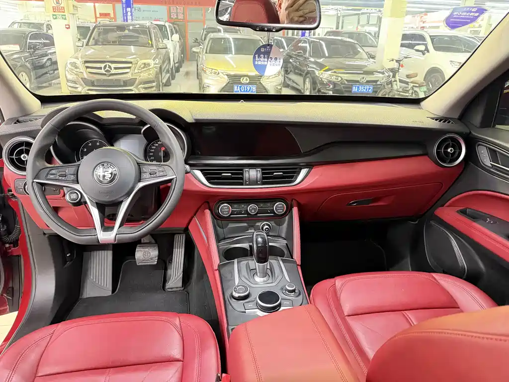 Stelvio 2.0 T 200 HP Elite