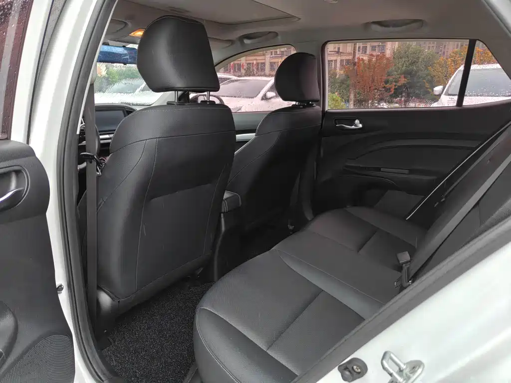 Stonic 1.4 L CVT Sunroof