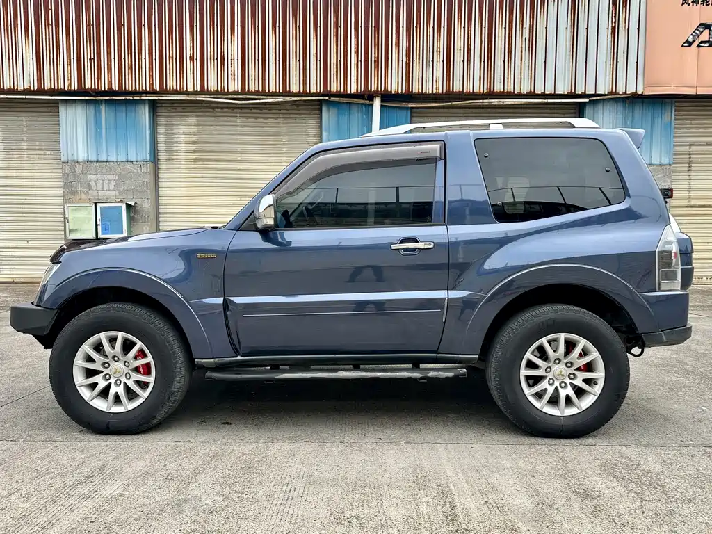 Pajero (Import) 帕杰罗进口 2008款 3.8 三门GLS 炫酷版