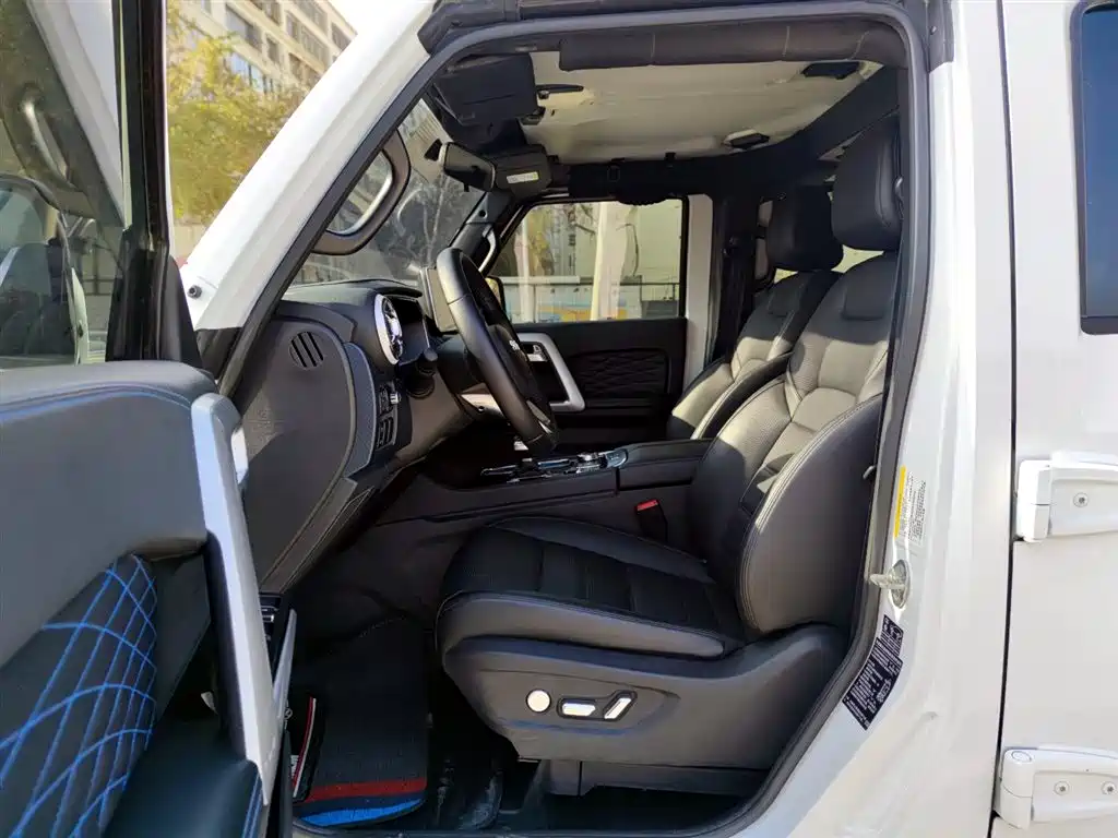 BAIC BJ40 2.0 T City Hunter Glory