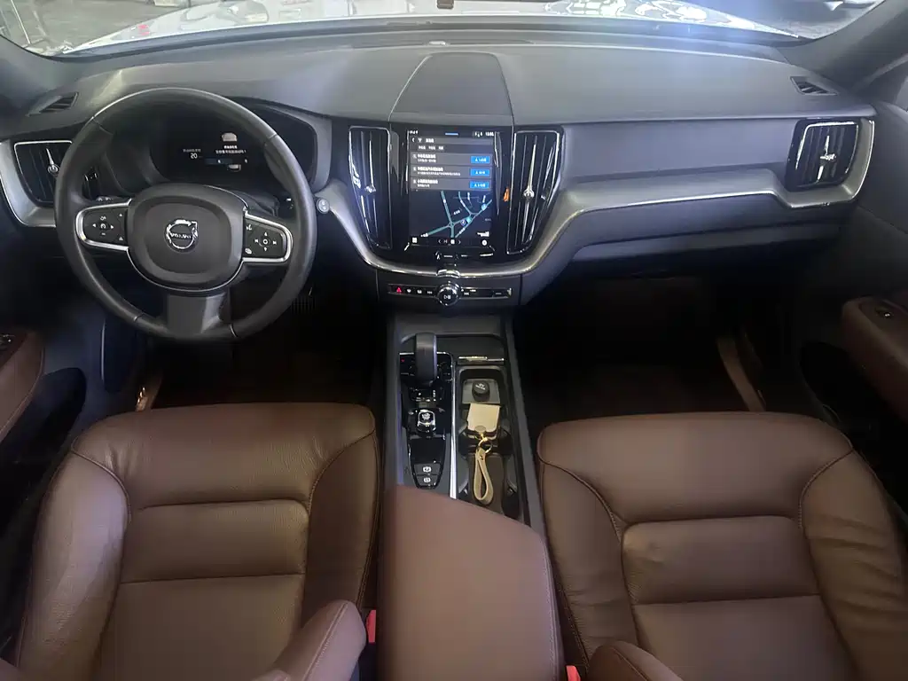 Volvo XC60 B5 4 WD Smart Ease Luxury