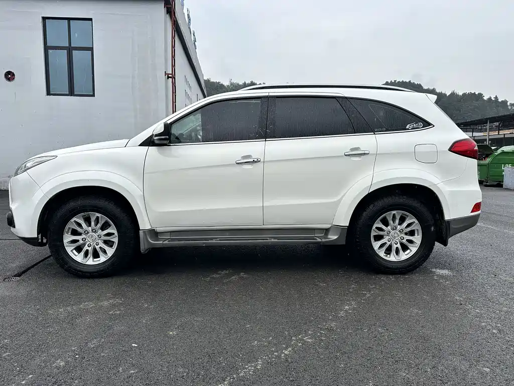 Yusheng S350 2.0 T Auto 2 WD Diesel Luxury Sunroof7-seat