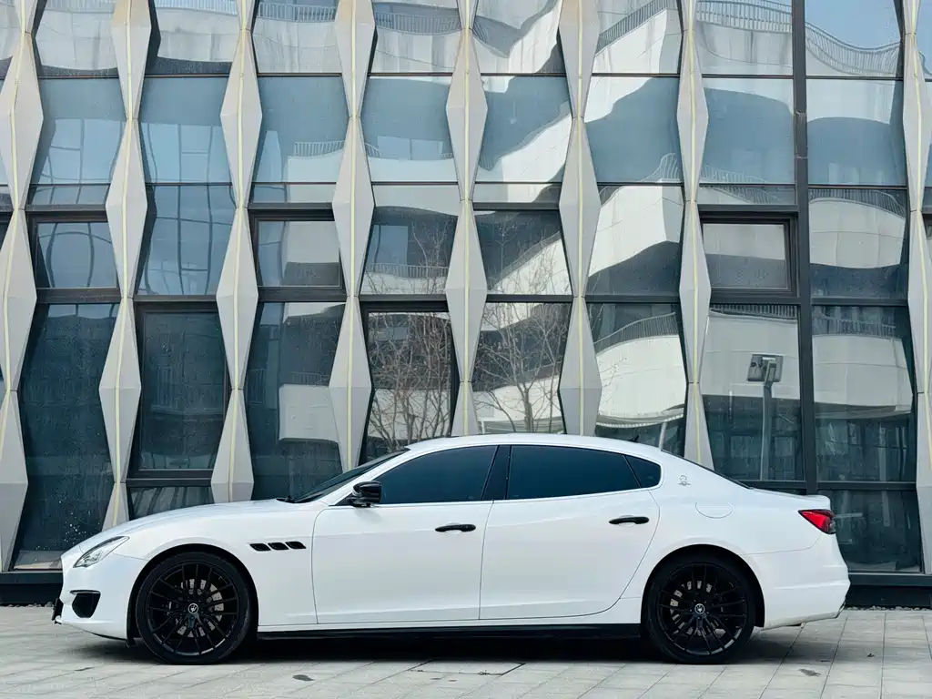 Quattroporte 3.0 T Standard