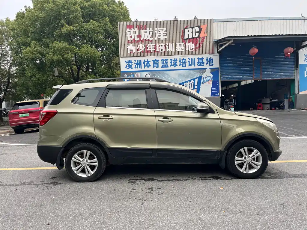 BAIC Huansu S3 1.5 L Manual Startup