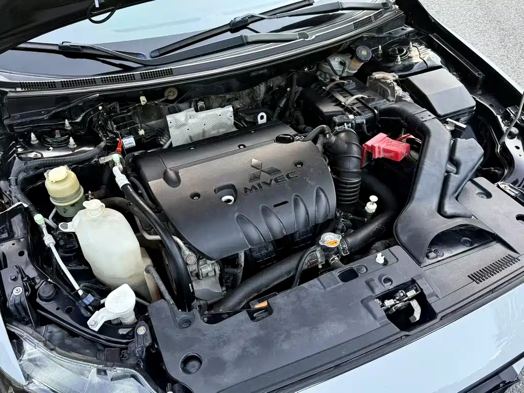 Lancer EX Fashion 1.8 L Manual Comfort