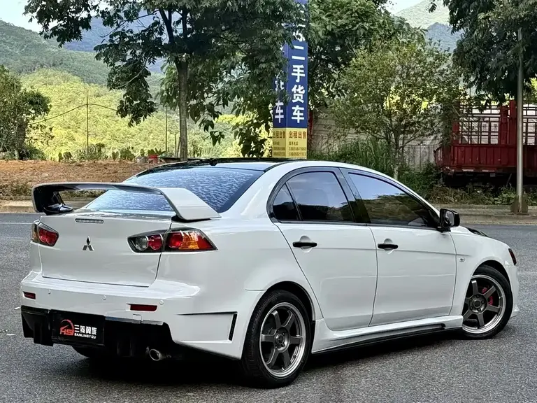 Mitsubishi Lancer EX Fashion 1.8 L Manual Comfort