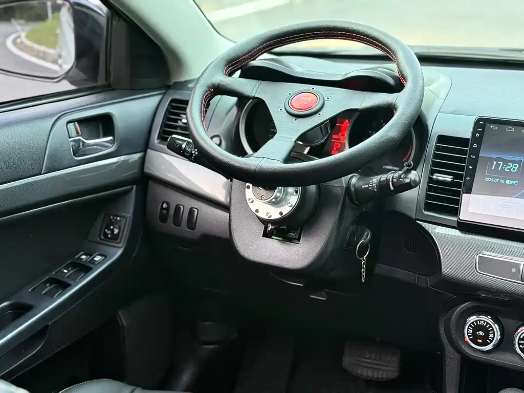 Lancer EX Fashion 1.8 L Manual Comfort