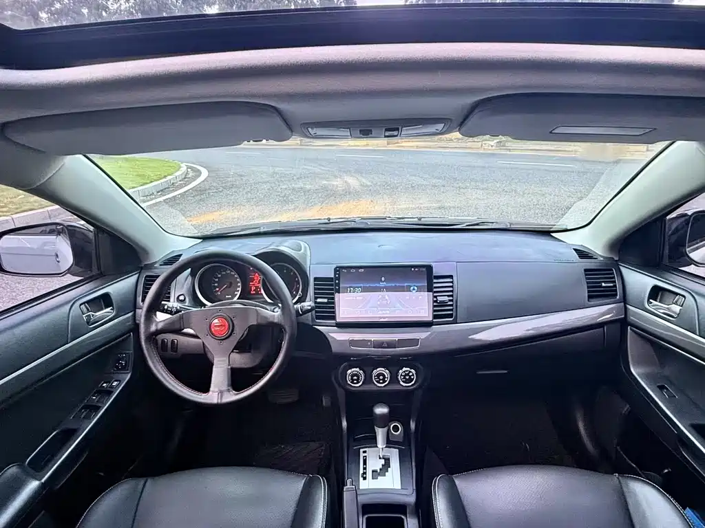 Lancer EX Fashion 1.8 L Manual Comfort