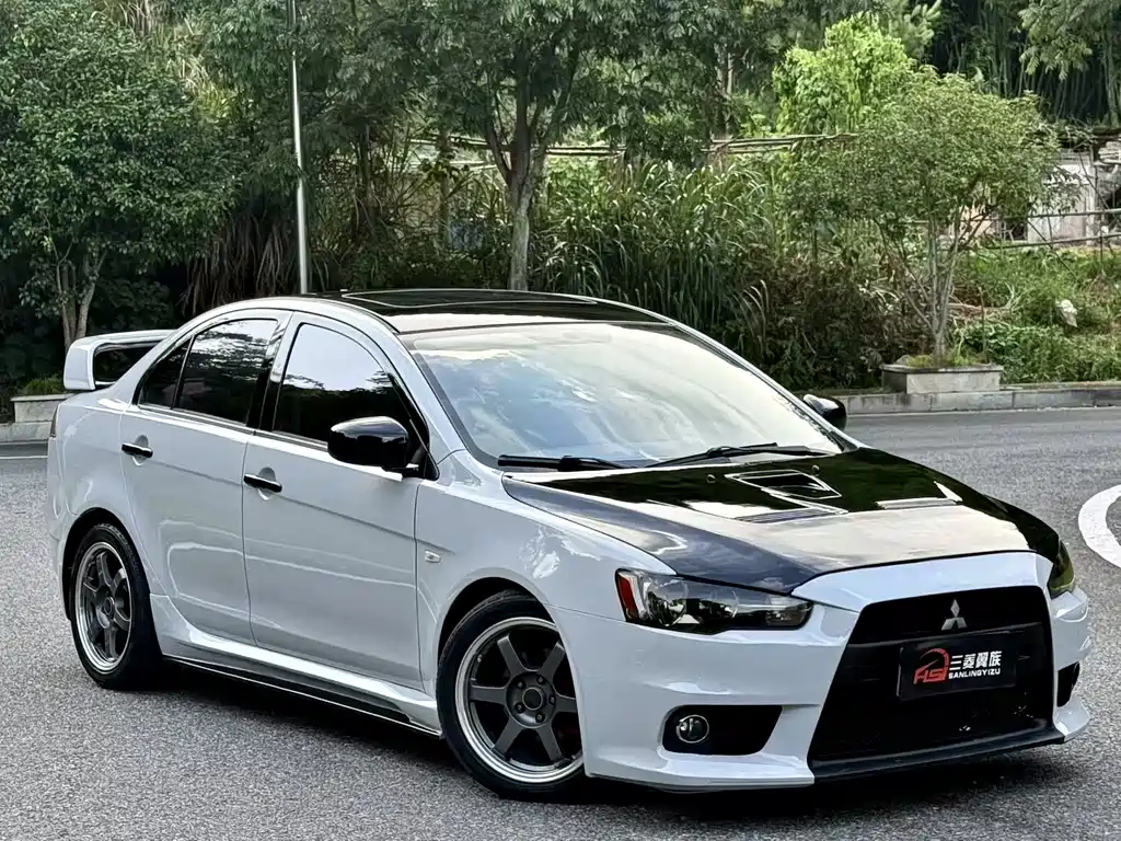 Lancer EX Fashion 1.8 L Manual Comfort