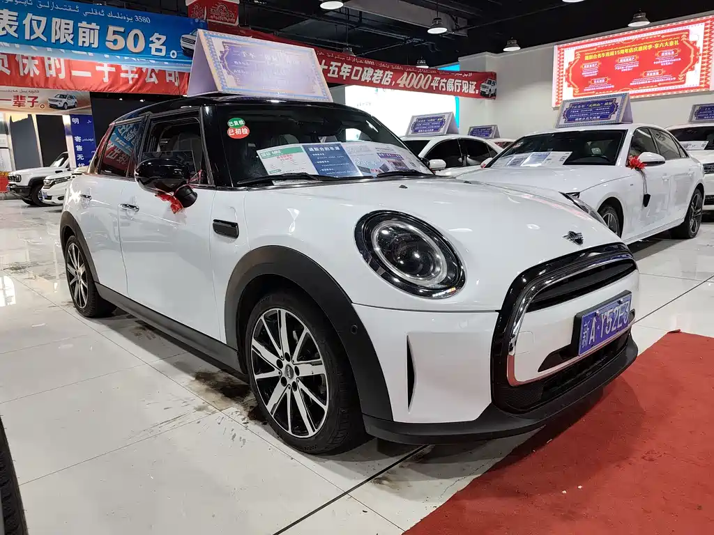 MINI Facelift 1.5 T COOPER Artist 5-door