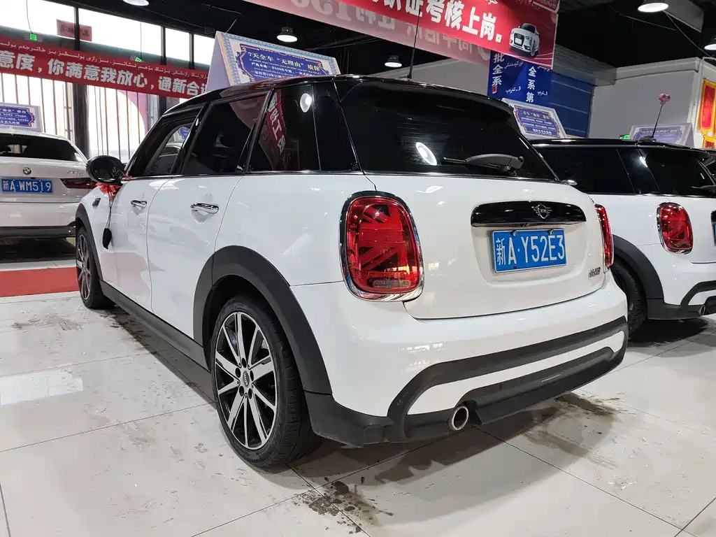 MINI Facelift 1.5 T COOPER Artist 5-door