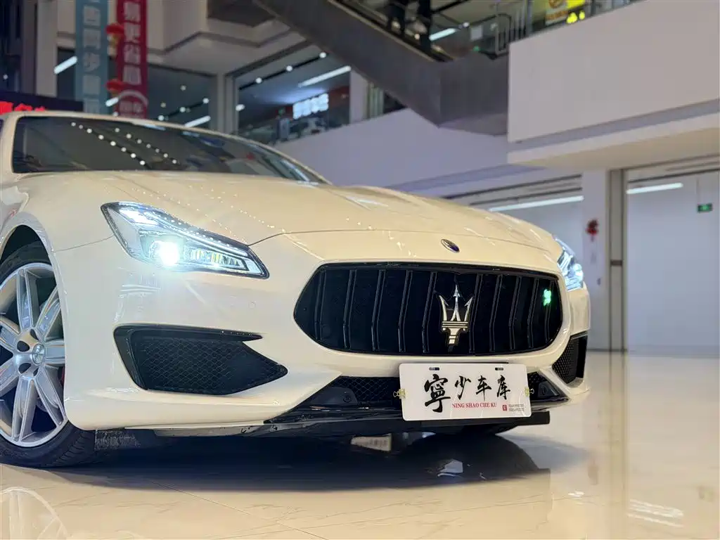 Quattroporte 3.0 T Standard
