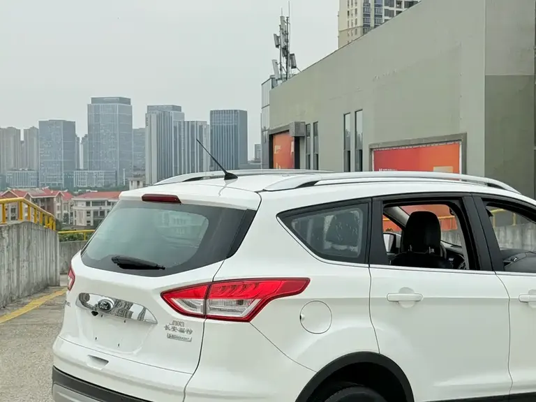 Ford Kuga 1.5 L GTDi 2 WD Style