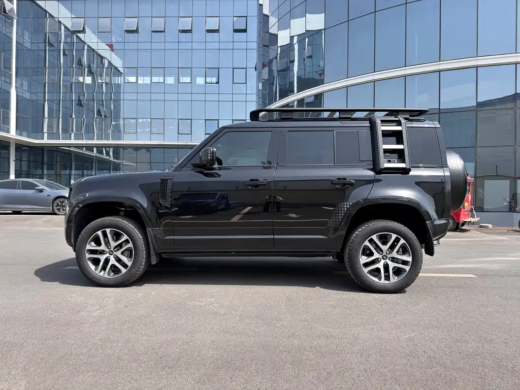 Land Rover Defender Facelift 110 3.0 T P400 Dark Special Edition