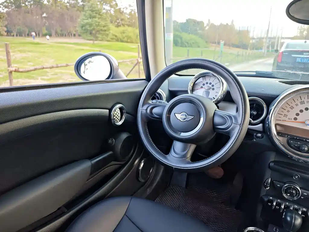 MINI CLUBMAN 1.6 L ONE
