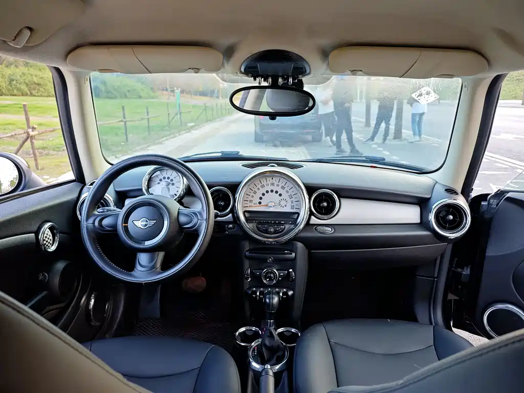 MINI CLUBMAN 1.6 L ONE