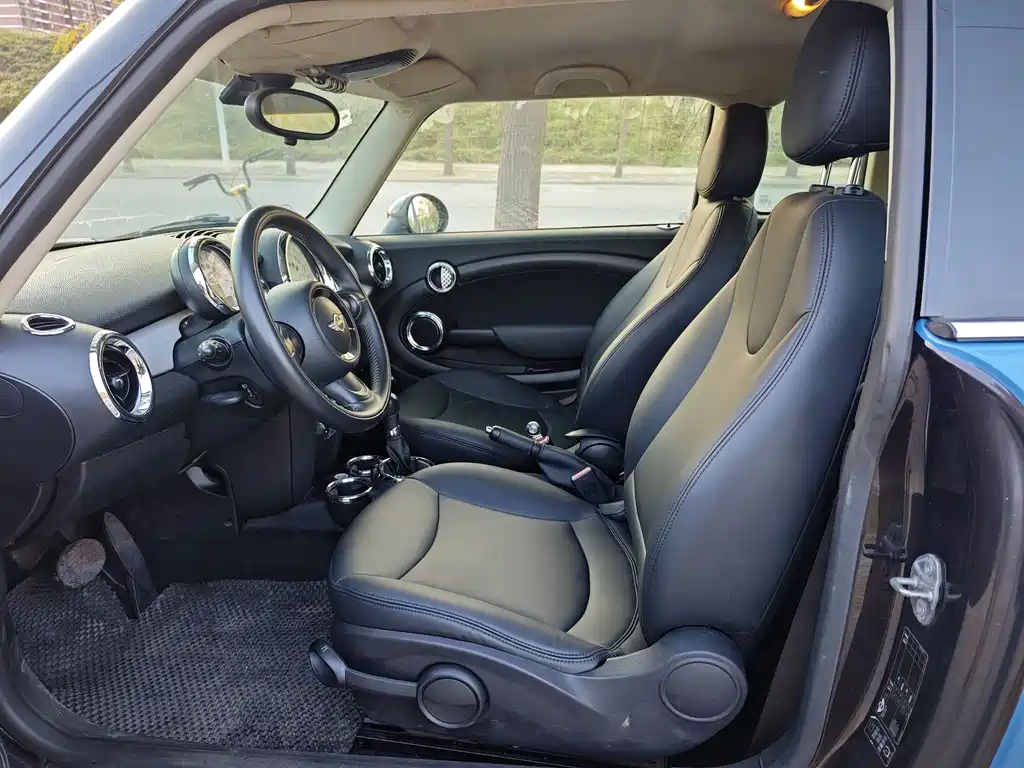 MINI CLUBMAN 1.6 L ONE