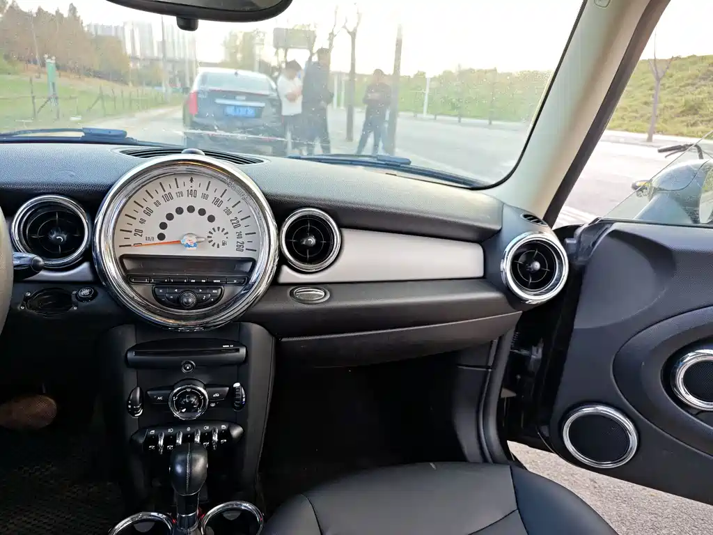 MINI CLUBMAN 1.6 L ONE