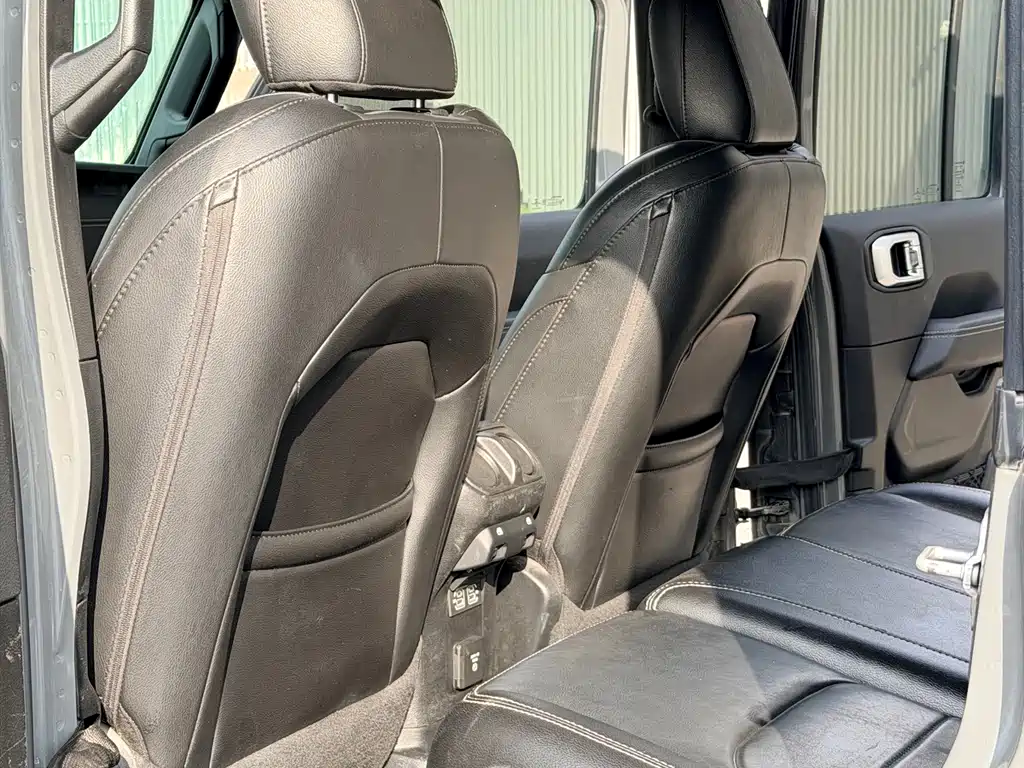 Wrangler NEV 4-door 2.0 T 4 xe Sahara