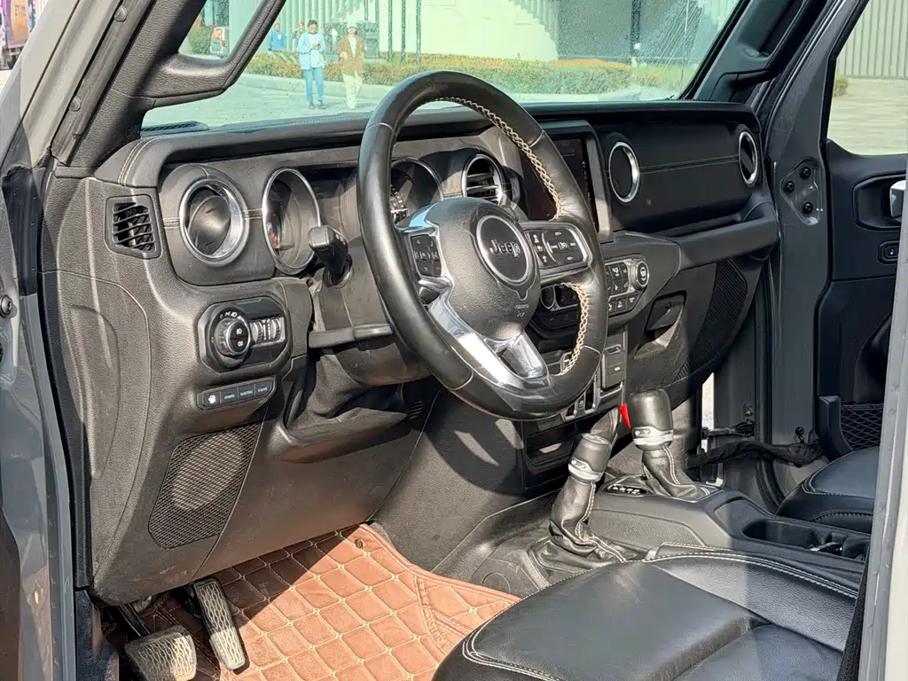 Wrangler NEV 4-door 2.0 T 4 xe Sahara