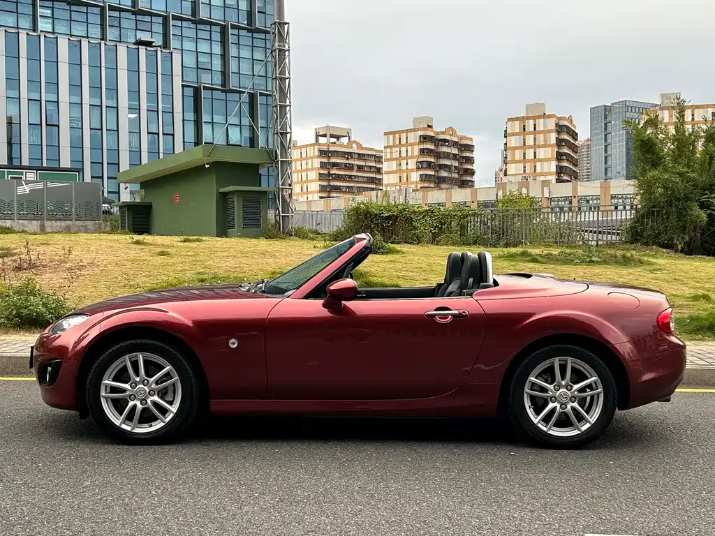 Mazda MX-5 2.0