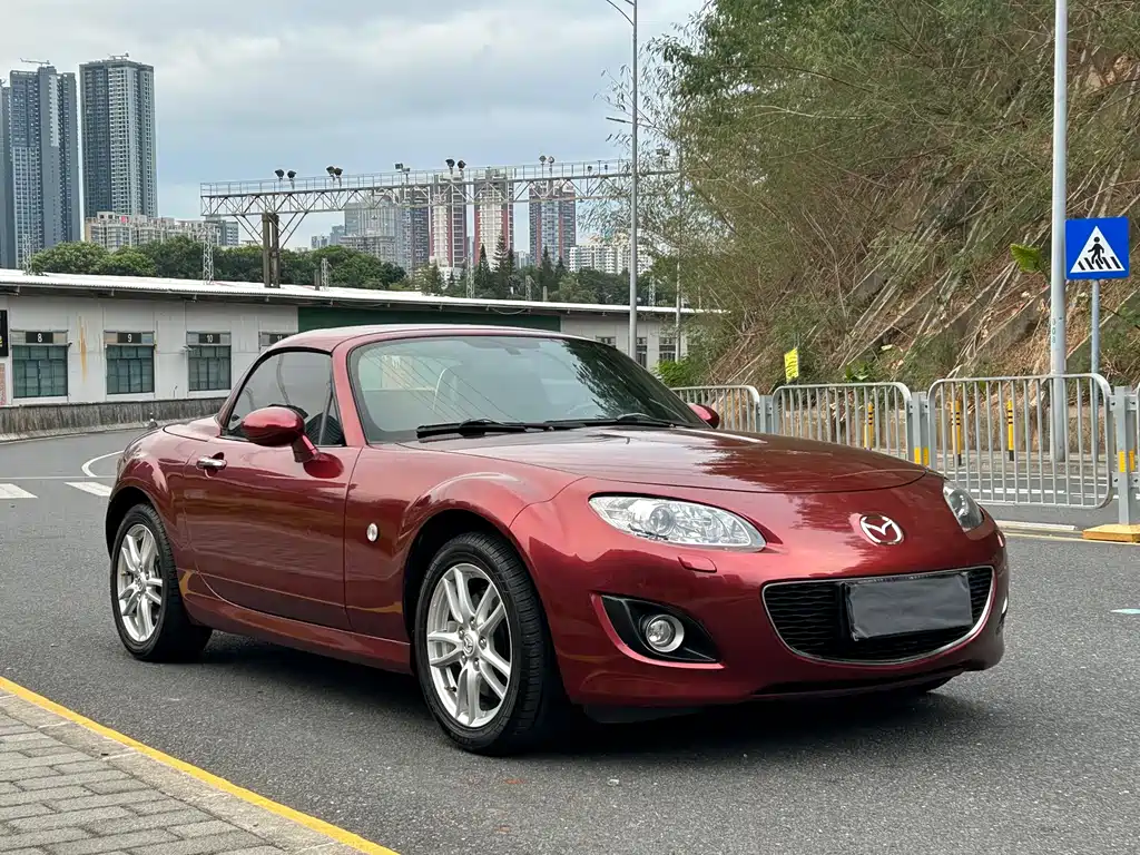 Mazda MX-5 2.0