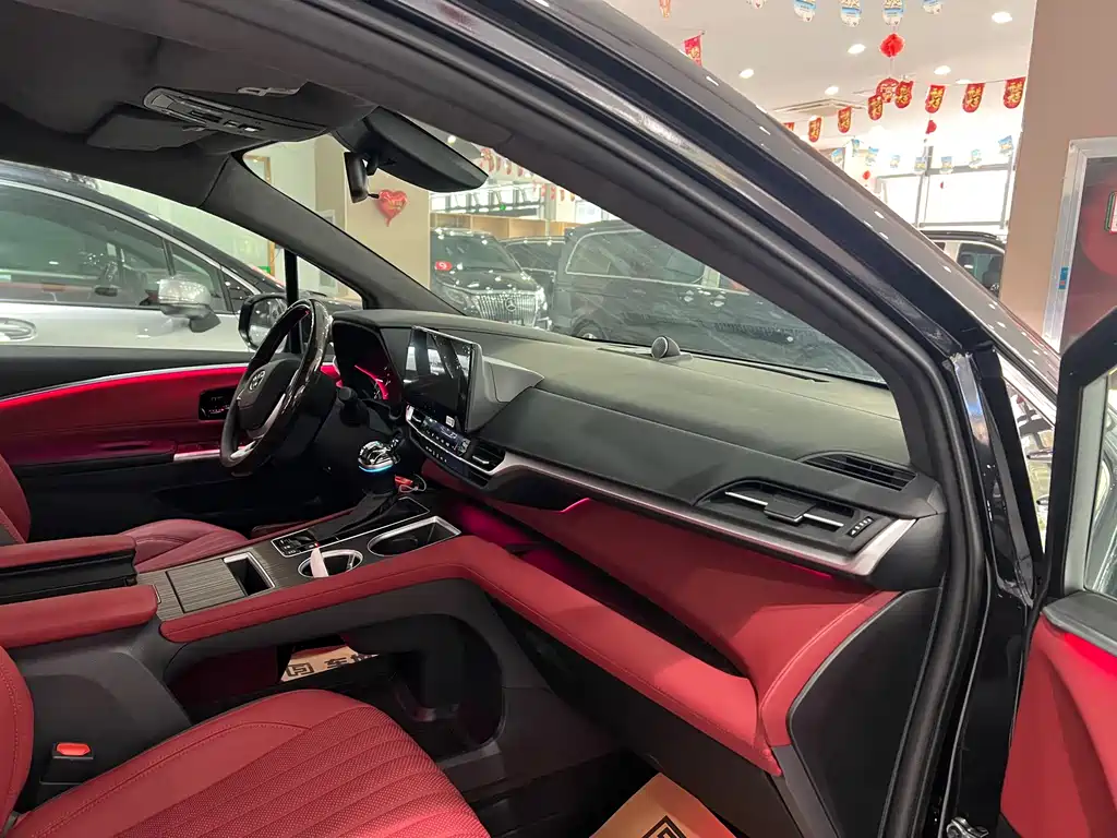 Granvia 2.5 L Hybrid Comfort