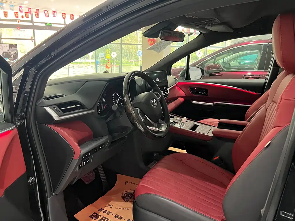 Granvia 2.5 L Hybrid Comfort