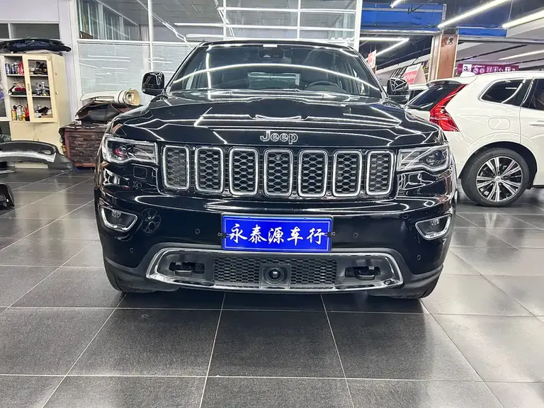 Jeep Grand Cherokee (Import) 3.0 L 80 Anniversary