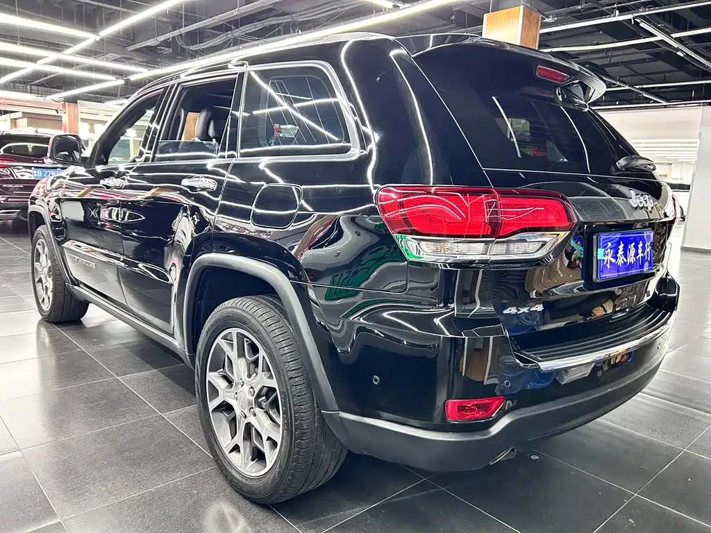 Grand Cherokee (Import) 3.0 L 80 Anniversary