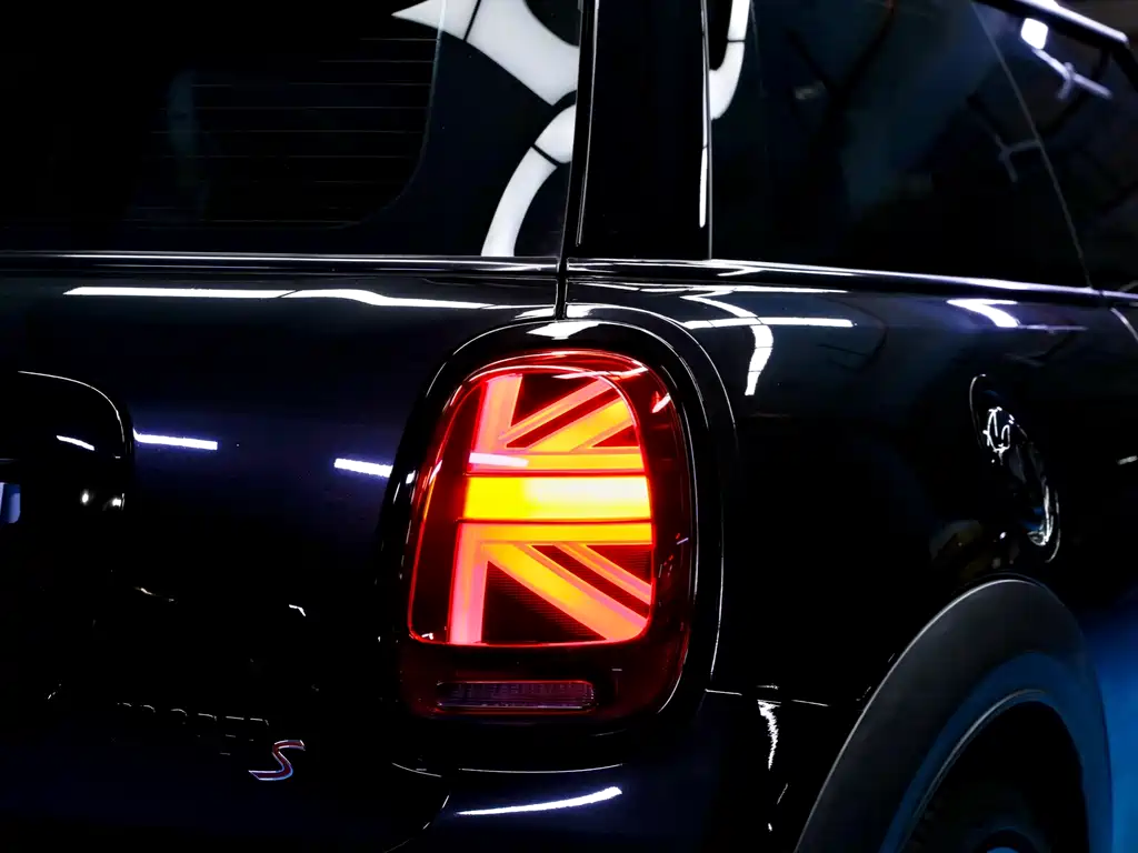 MINI 2.0 T COOPER S Black Label Special Edition