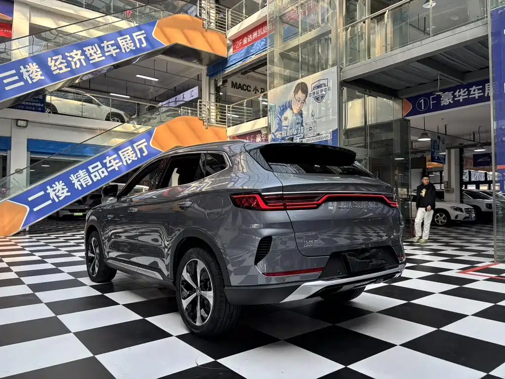 Song PLUS NEV DM-i 100 KM 4 WD Flagship PLUS