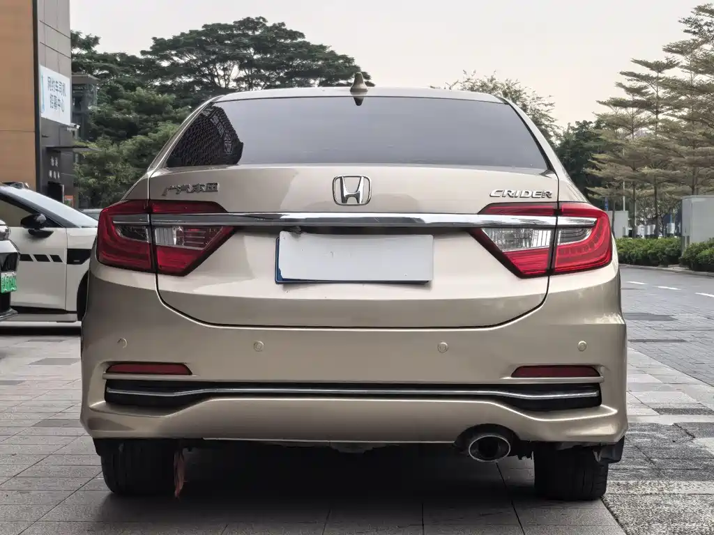 Crider 1.8 L CVT Luxury