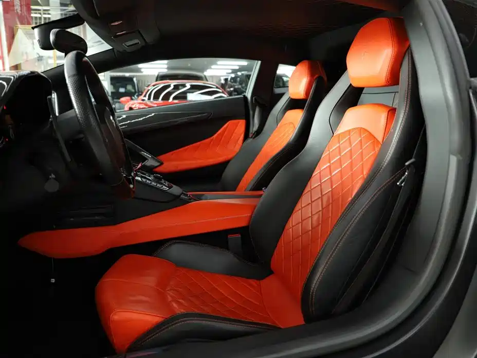 Aventador LP 700-4