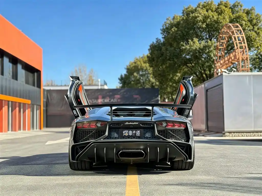 Aventador LP 700-4