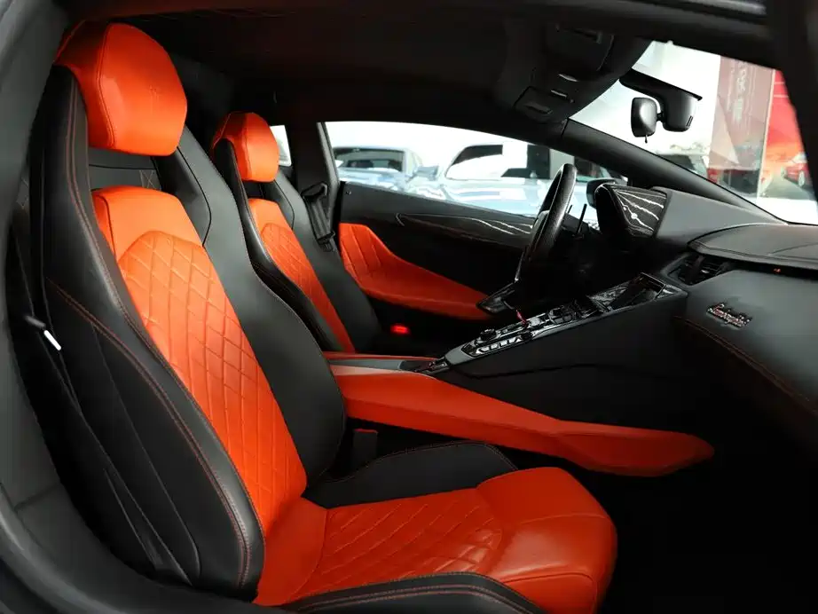 Aventador LP 700-4