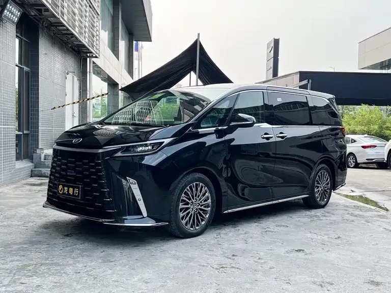 Lexus LM 500 h 6-seat Supreme