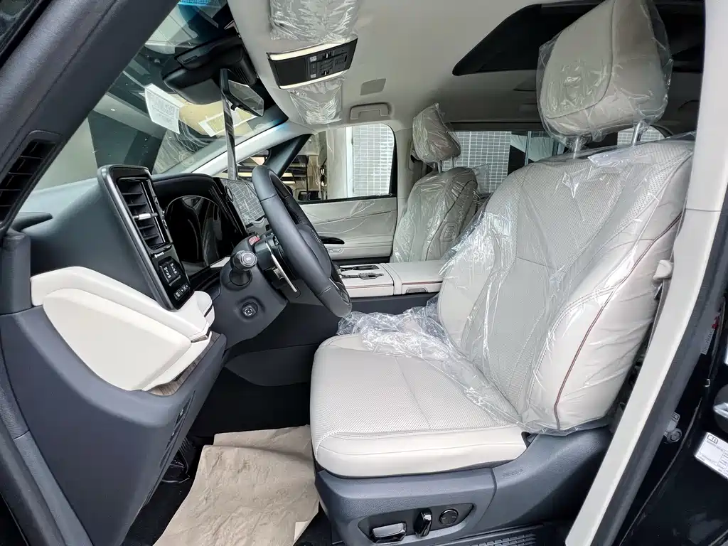 Lexus LM 500 h 6-seat Supreme