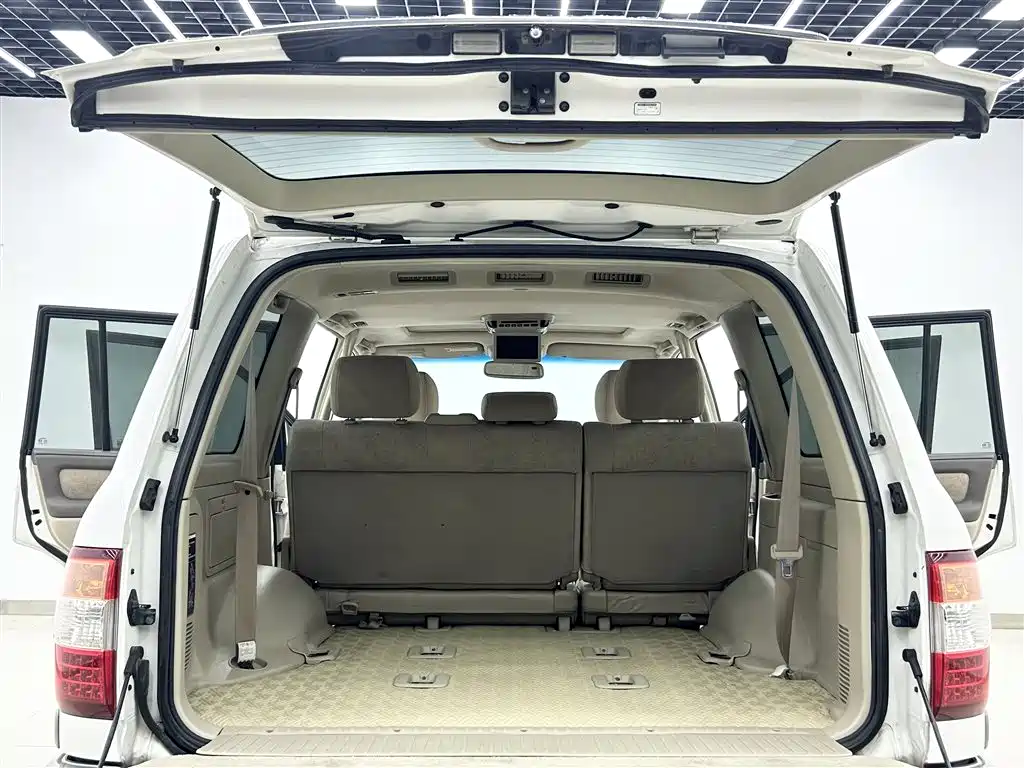 Land Cruiser 4.7 L Auto GX-R Luxury DVD