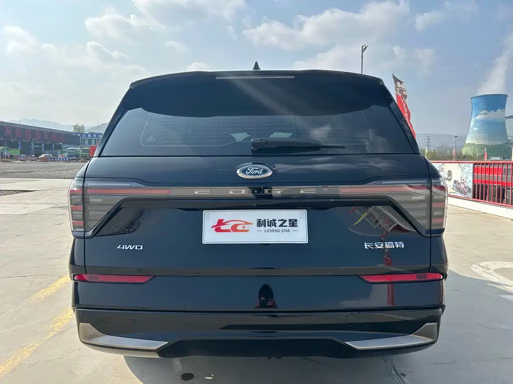Edge Edge L 2.0 T EcoBoost 4 WD 7-seat Supreme