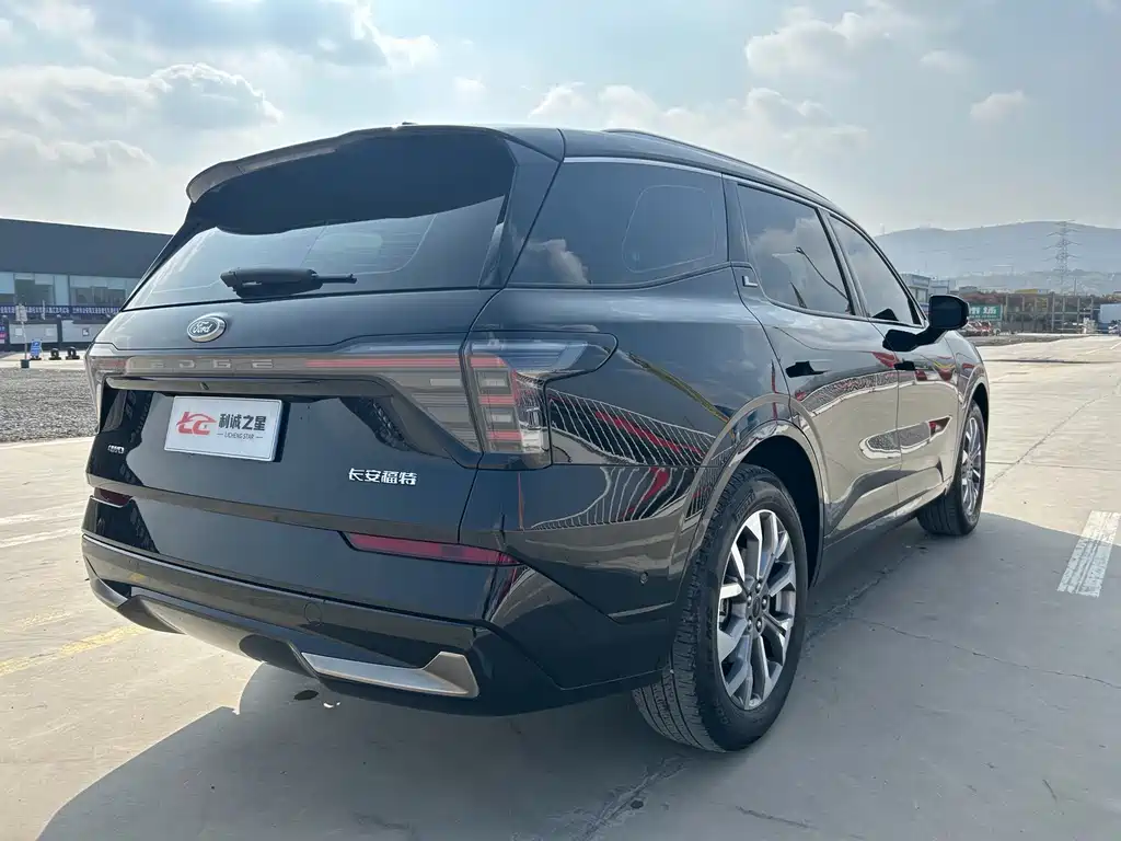 Edge Edge L 2.0 T EcoBoost 4 WD 7-seat Supreme