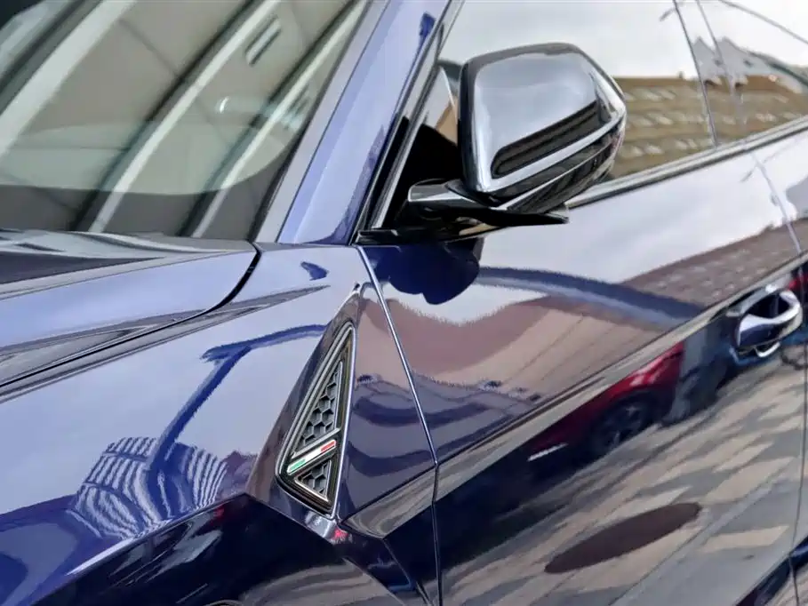 Urus 4.0 T V8