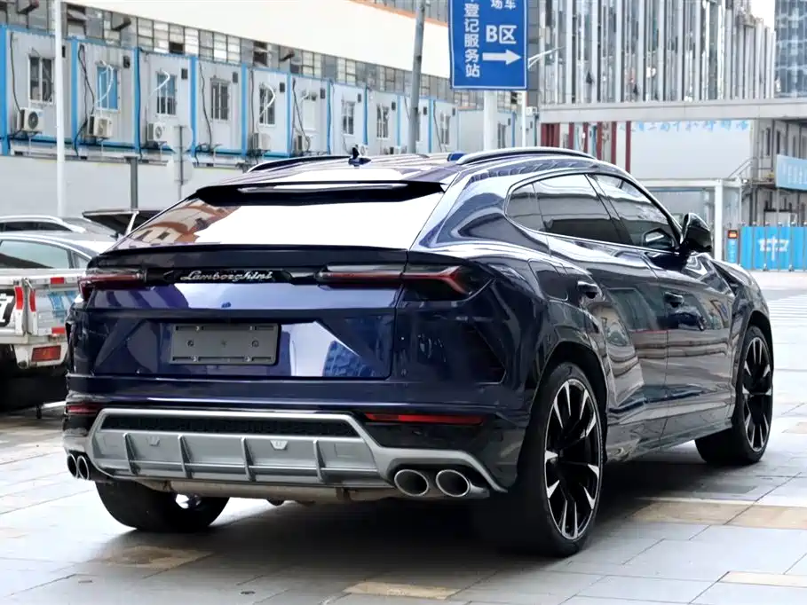 Urus 4.0 T V8