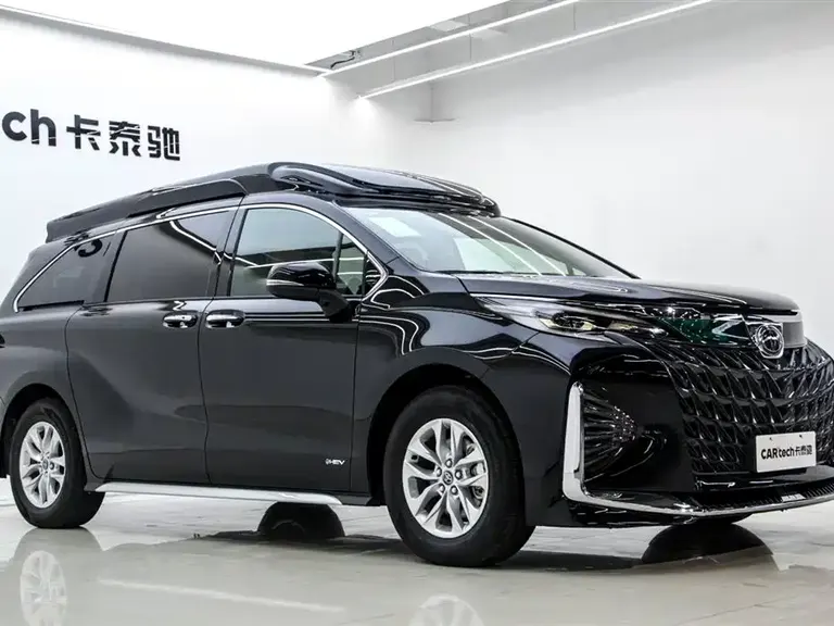 Toyota Granvia 2.5 L Hybrid Comfort