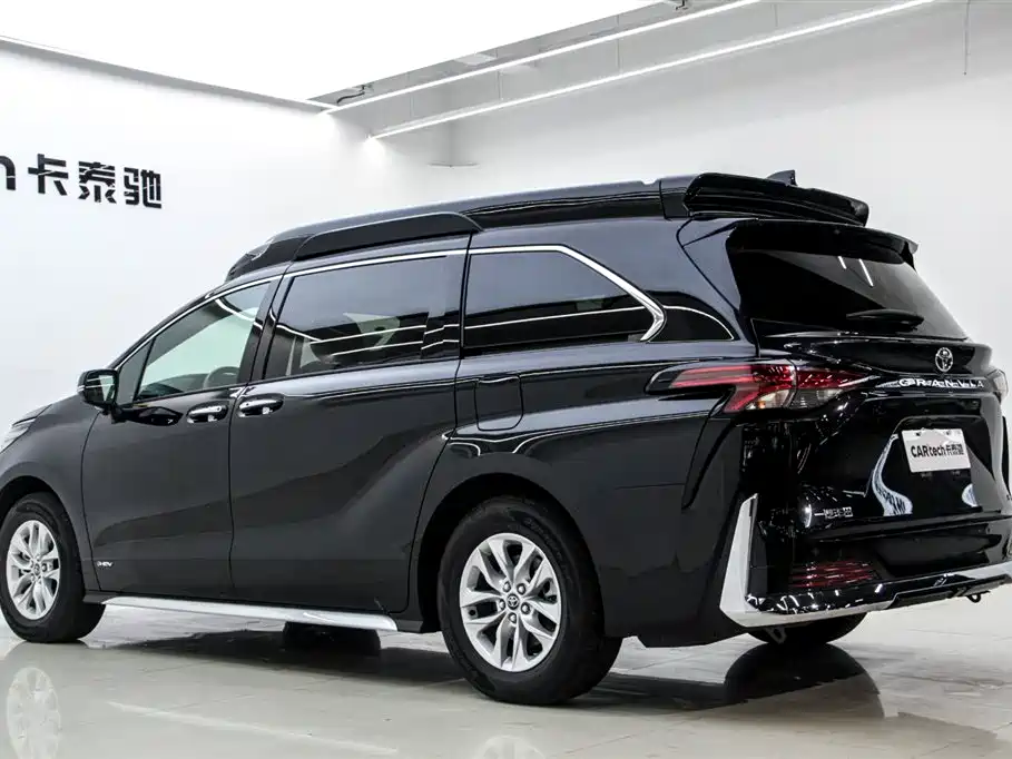 Granvia 2.5 L Hybrid Comfort